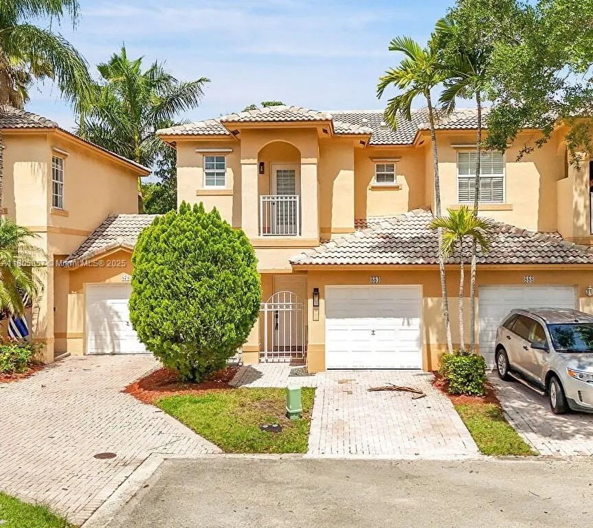 884 NW 170th Ter, Pembroke Pines FL 33028