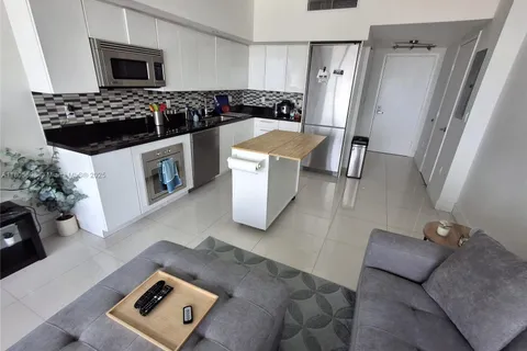 92 SW 3rd St # 3808, Miami FL 33130