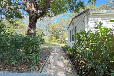 802 SW 14th Ave, Fort Lauderdale FL 33312