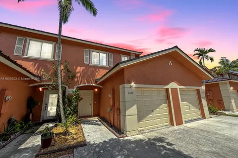 1104 NW 100th Ave, Pembroke Pines FL 33024