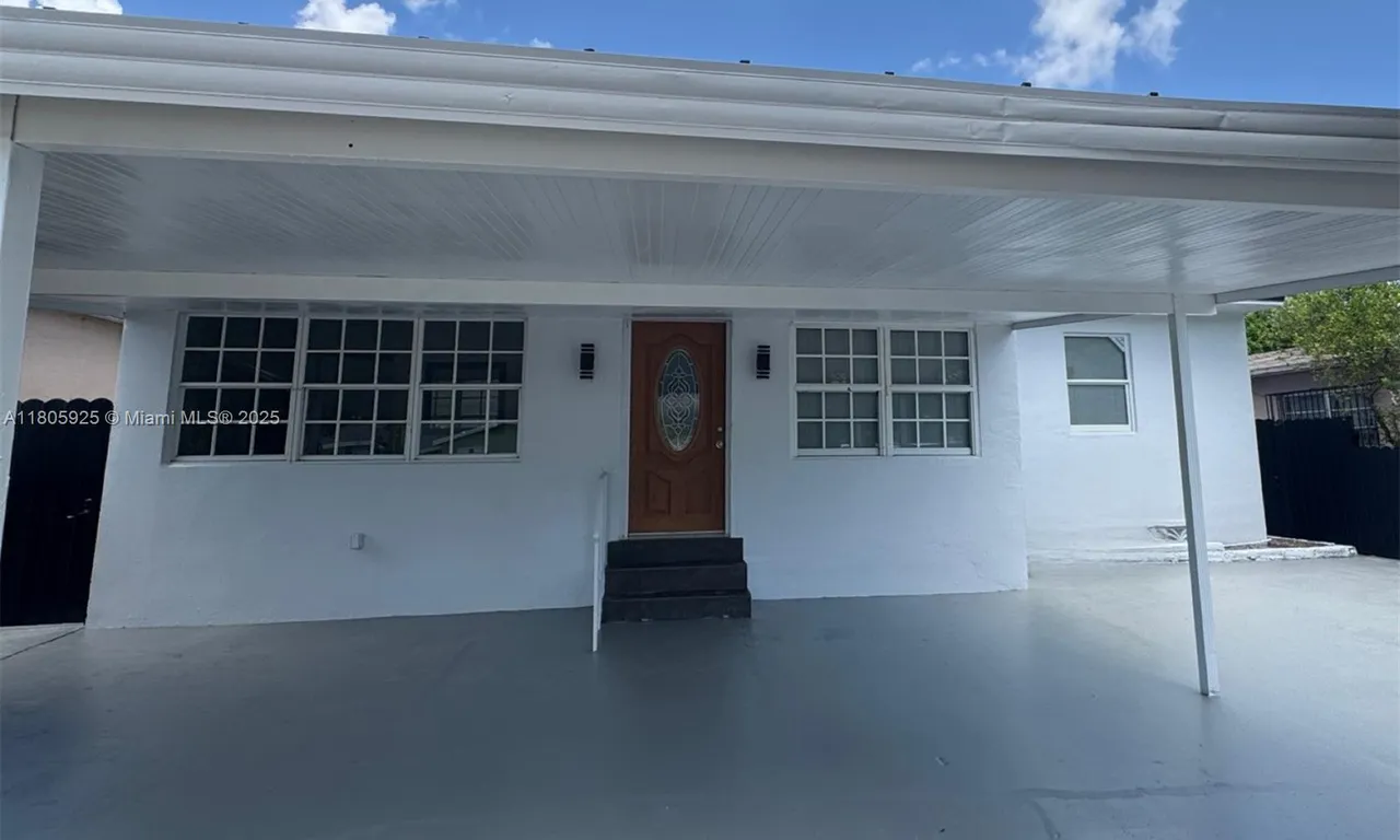 2731 NW 100th St # A, Miami FL 33147