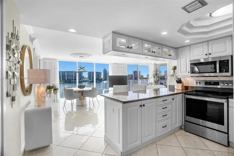 18000 N Bay Rd # 803, Sunny Isles Beach FL 33160
