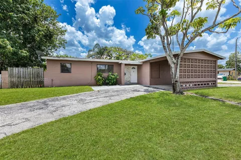 4960 NW 11th Ct, Lauderhill FL 33313