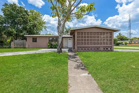 4960 NW 11th Ct, Lauderhill FL 33313