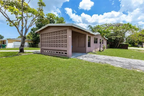 4960 NW 11th Ct, Lauderhill FL 33313