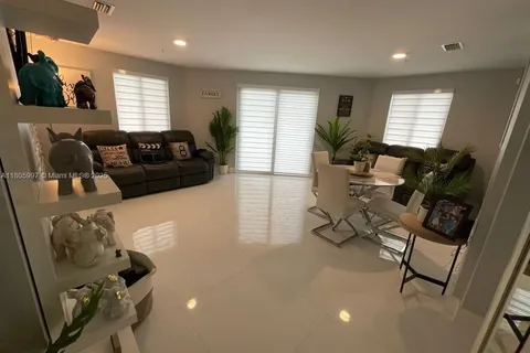 10950 NW 82nd St # 208, Doral FL 33178