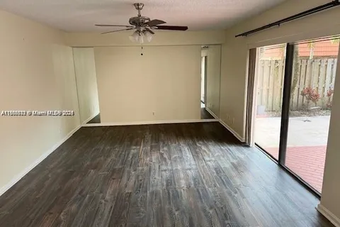 9887 NW 6th Ct, Plantation FL 33324