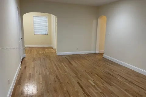 815 W 40 Street # 4, Miami Beach FL 33140