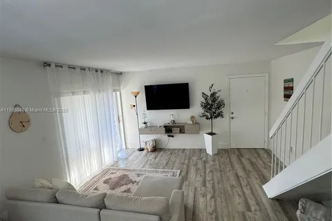 1570 W 46th St # 232, Hialeah FL 33012