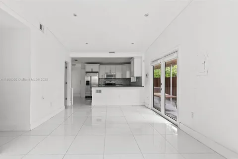 6432 SW 33rd St, Miami FL 33155