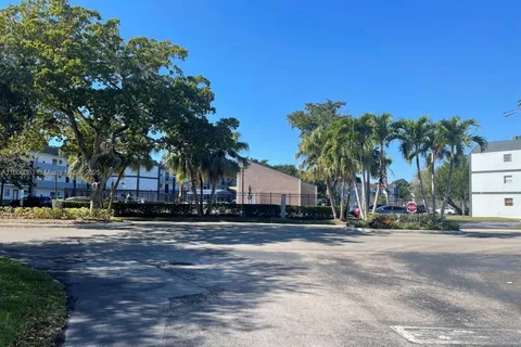 8301 Sands Point Blvd # S106, Tamarac FL 33321