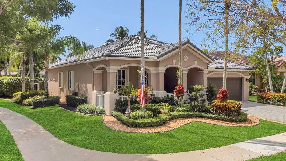 800 Lavender Cir, Weston FL 33327