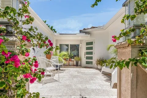 9057 Emerson Ave, Surfside FL 33154