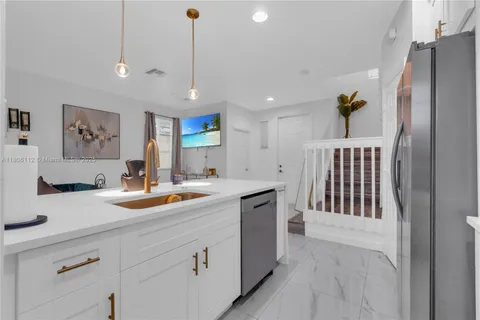 1901 SW 60th Ter, North Lauderdale FL 33068