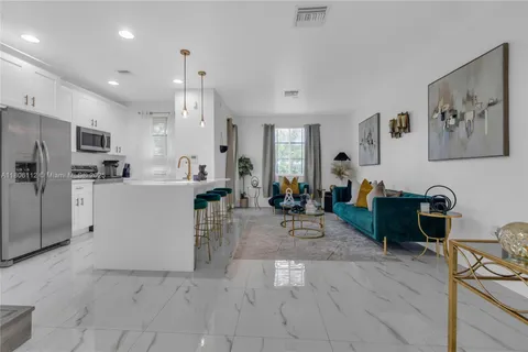 1901 SW 60th Ter, North Lauderdale FL 33068