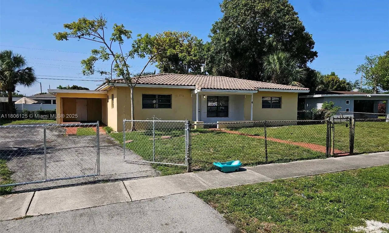 3773 NW 1st Ct, Lauderhill FL 33311