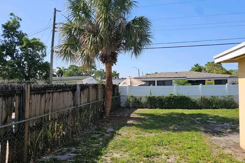 3773 NW 1st Ct, Lauderhill FL 33311