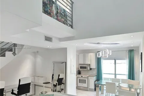 734 Michigan Ave # 6, Miami Beach FL 33139