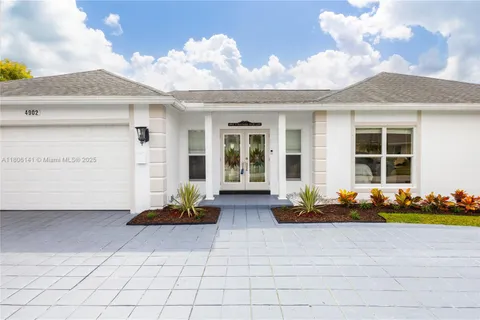 4902 N Travelers Palm Ln, Tamarac FL 33319