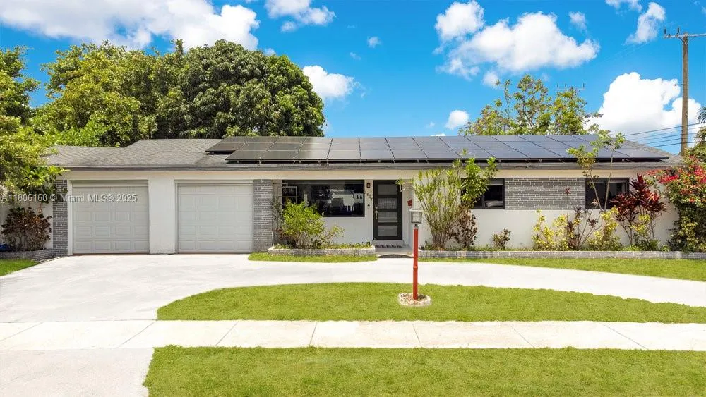 2807 S Wiley St, Hollywood FL 33020