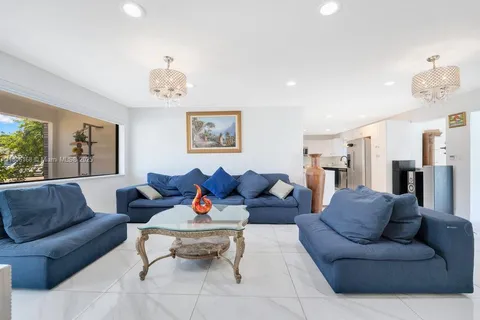2807 S Wiley St, Hollywood FL 33020