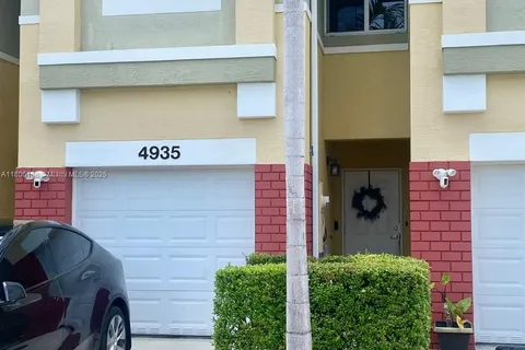 4935 SW 66th Ter # 4935, Davie FL 33314