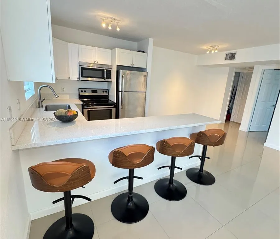8035 Crespi Blvd # 13, Miami Beach FL 33141