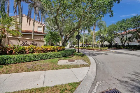 3910 Fern Forest Rd, Cooper City FL 33026