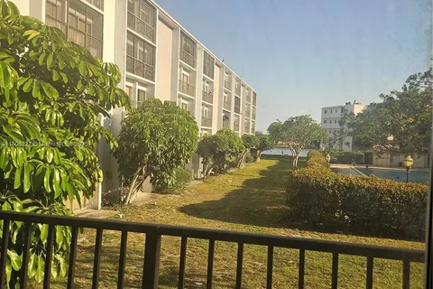 8620 N Sherman Cir # 202, Miramar FL 33025