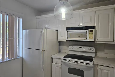 8620 N Sherman Cir # 202, Miramar FL 33025