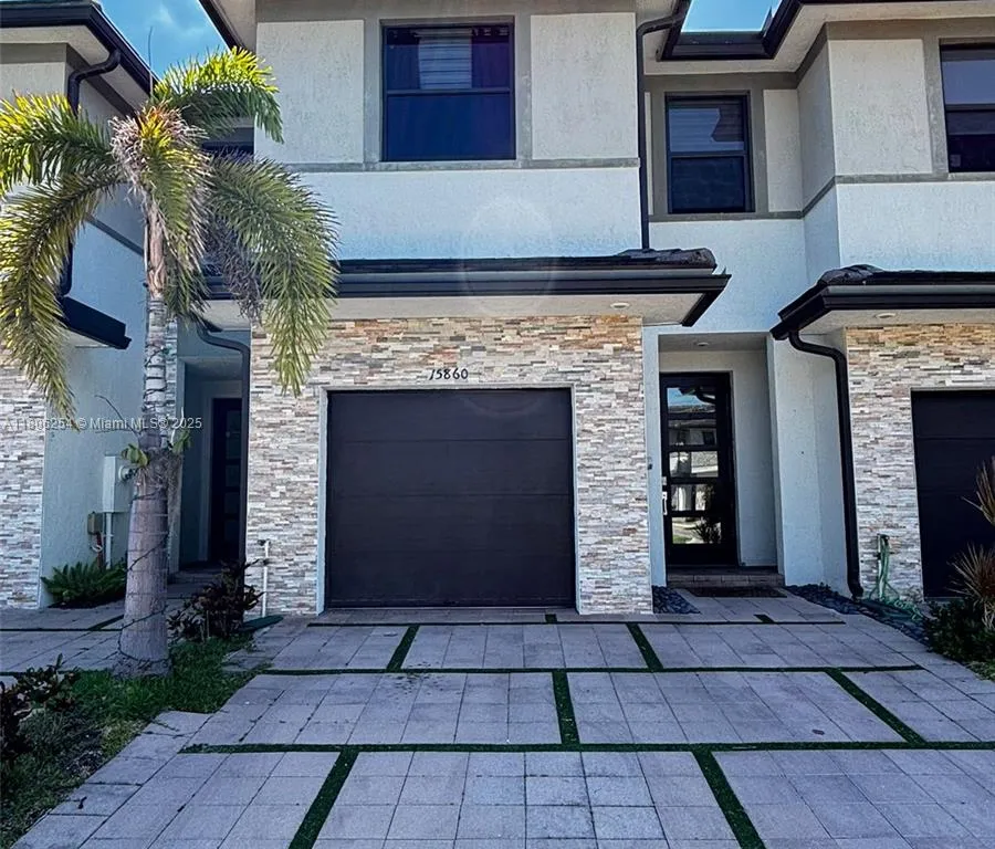 15860 NW 91st Ct, Miami Lakes FL 33018