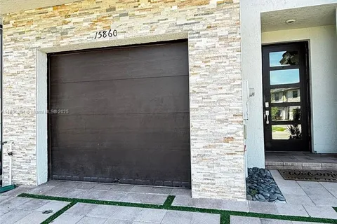 15860 NW 91st Ct, Miami Lakes FL 33018