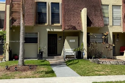 8992 Palm Tree Ln # 8992, Pembroke Pines FL 33024