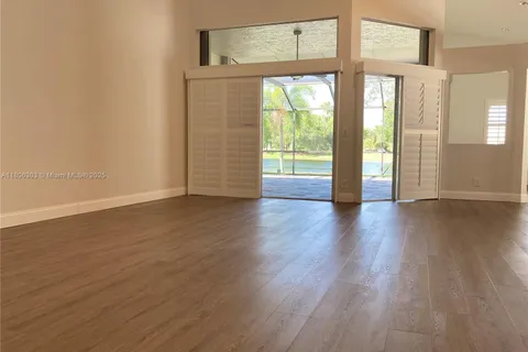 460 Cameron Dr, Weston FL 33326