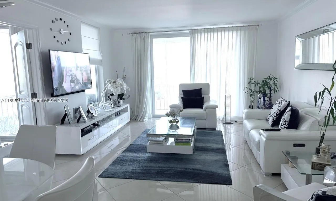 2859 Leonard # G401, Aventura FL 33160