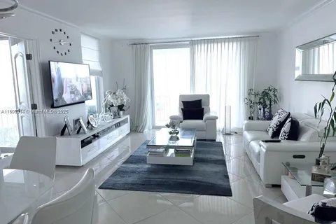 2859 Leonard # G401, Aventura FL 33160