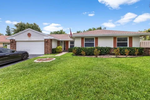 14641 Poplar Hill Ct, Davie FL 33325