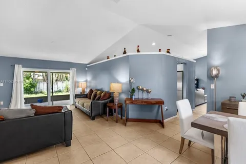 14641 Poplar Hill Ct, Davie FL 33325