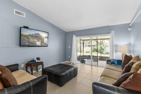 14641 Poplar Hill Ct, Davie FL 33325