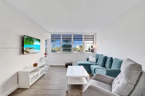 1351 NE Miami Gardens Dr # 203E, Miami FL 33179