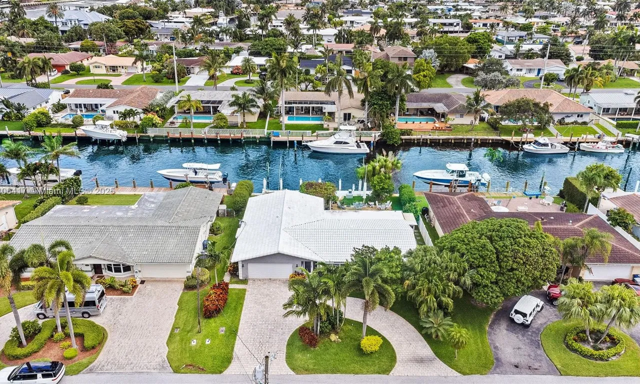 2770 NE 8th Ct, Pompano Beach FL 33062
