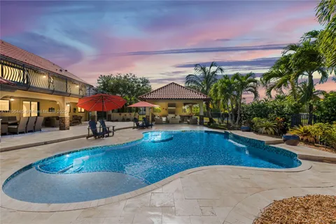 11915 Green Oak Dr, Davie FL 33330