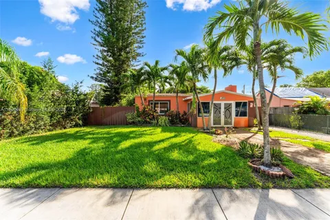37 SW 11, Dania Beach FL 33004
