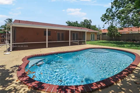 9936 SW 155th St, Miami FL 33157
