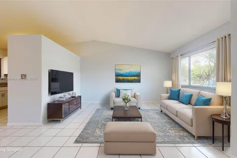9936 SW 155th St, Miami FL 33157
