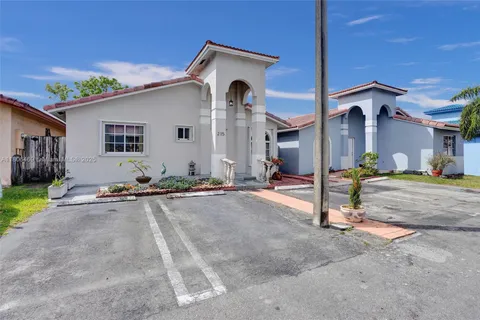 7001 W 35th Ave # 215, Hialeah FL 33018