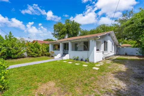 315 NW 50th St # 0, Miami FL 33127