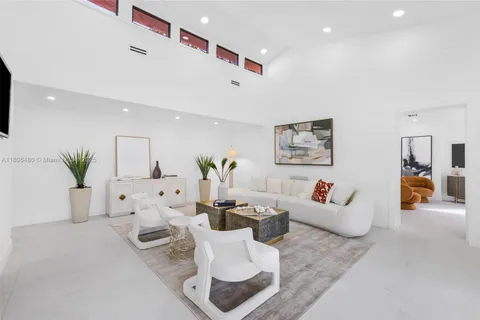 210 NE 107th St, Miami Shores FL 33161