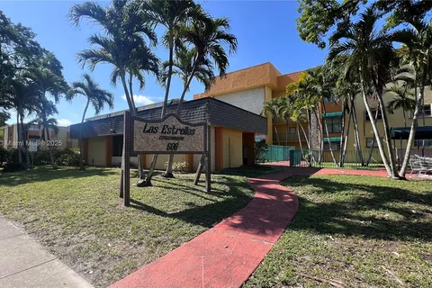 606 W 81st St # 202, Hialeah FL 33014