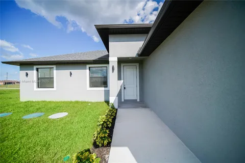 998 BUCKNELL LN, Other City - In The State Of Florida FL 33935